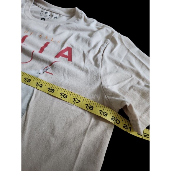 CELIA CRUZ Queen of Salsa Unisex Graphic Tee Medium Beige Latin Music Icon Merch - Picture 3 of 7